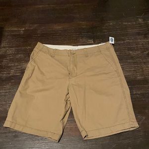 Size 34 khaki “lived-in straight” Old Navy Shorts